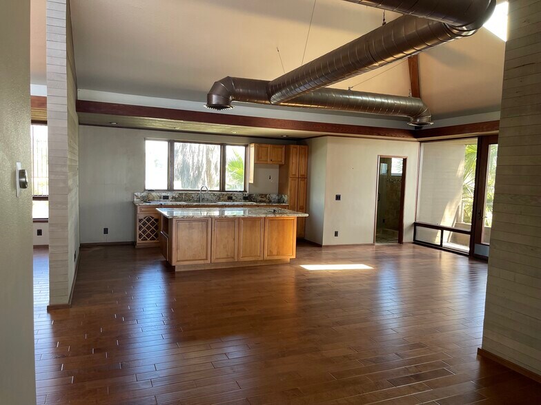 More Photos Of 2611 S Coast Highway 101, Cardiff By The Sea Office For Lease