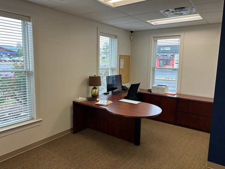 More Photos Of 8780 Centreville Rd, Manassas General Retail For Sale