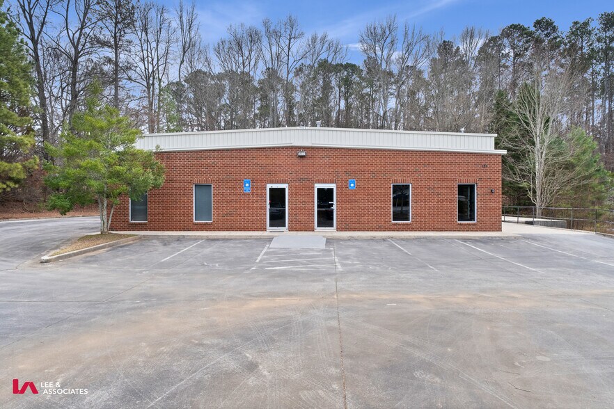 More Photos Of 121 Holt Industrial Cir, Acworth Warehouse For Sale