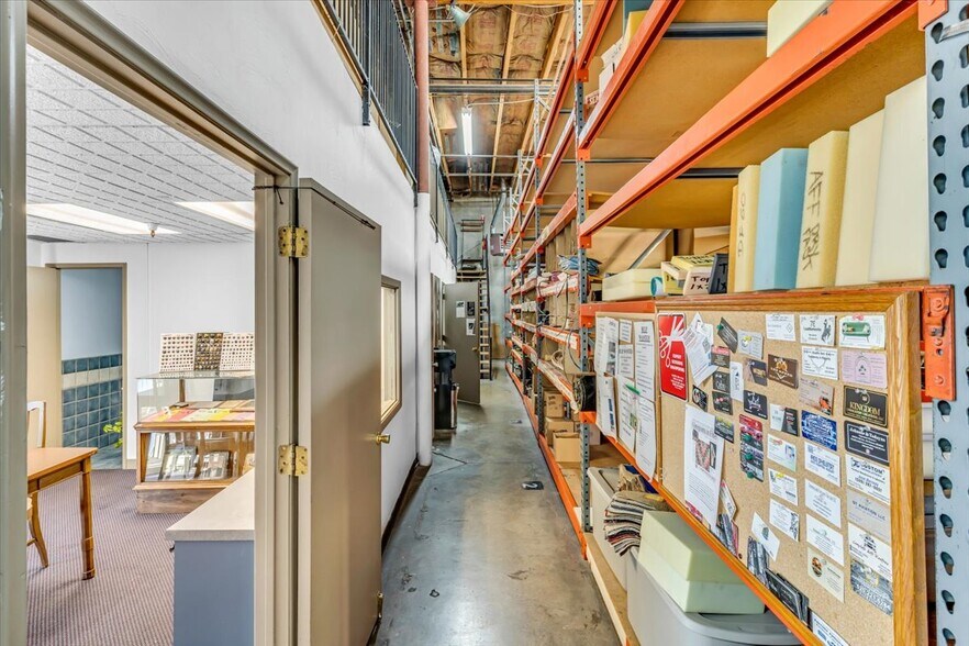 More Photos Of 1401 N Bailey Ln, Tucson Showroom For Sale