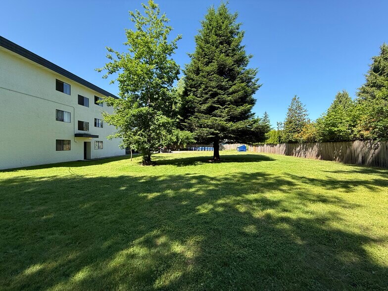 More Photos Of 21387 Dewdney Trunk Rd, Maple Ridge Apartments For Sale