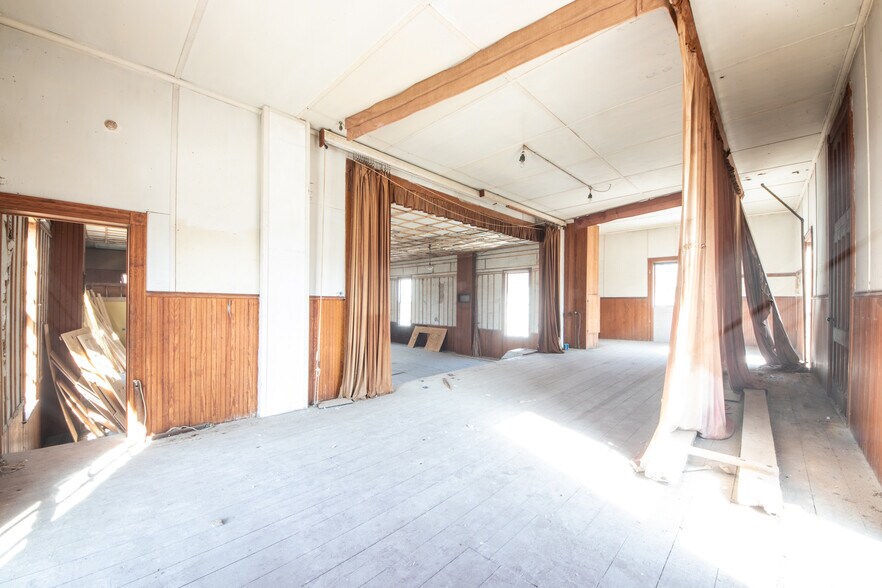 More Photos Of 100 County Highway 29A, Springfield Center Theater Concert Hall For Sale
