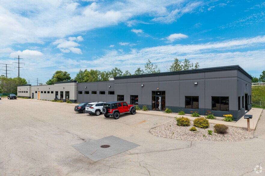 Primary Photo Of 2705 S Lake Park Rd, Appleton Industrial For Lease