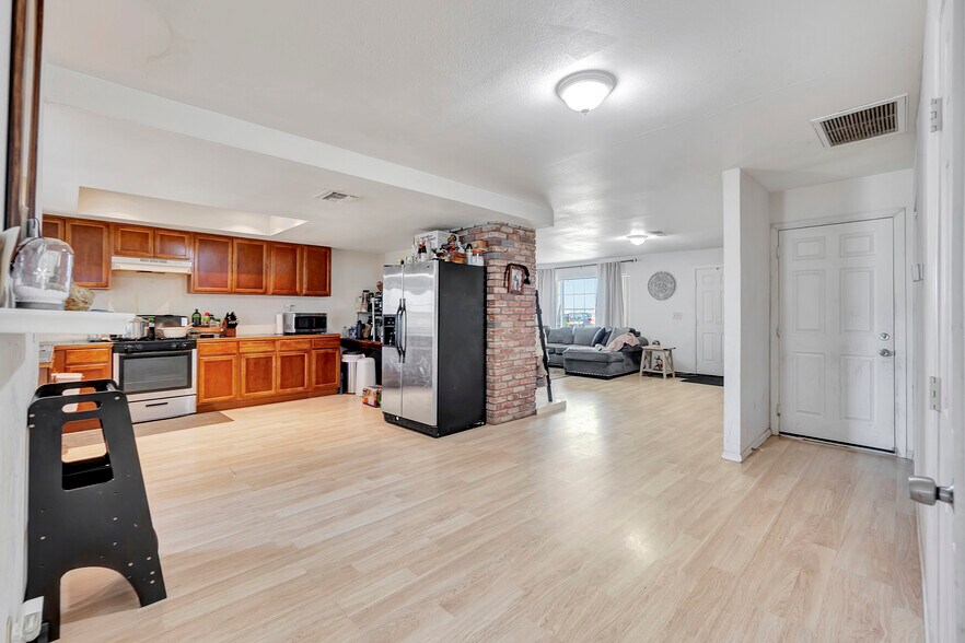 More Photos Of 26041 Murrieta Rd, Menifee Land For Lease