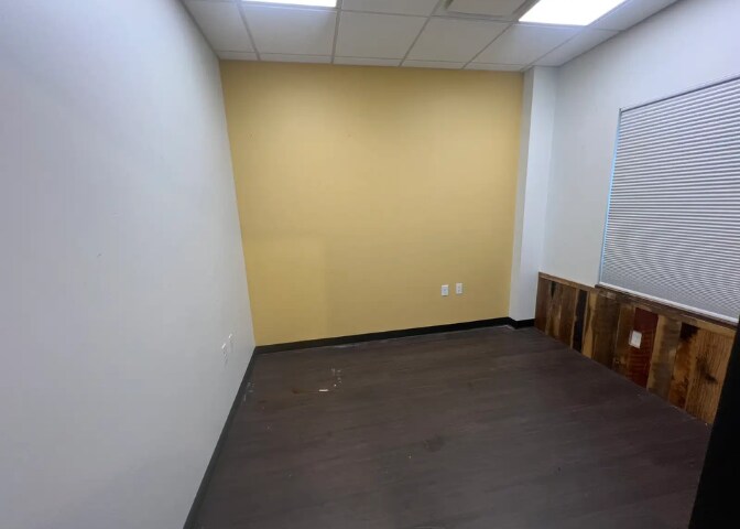 More Photos Of 2860 Packerland Way, Louisville Storefront For Lease