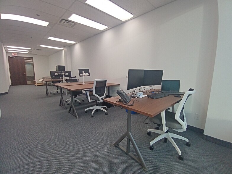 More Photos Of 1420 Blair Towers Pl, Ottawa Office For Lease