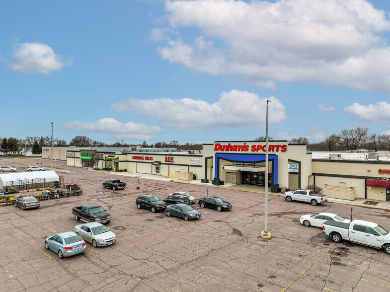 More Photos Of 308 S State St, Fairmont Unknown For Lease