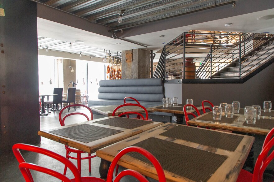 More Photos Of 609 S Grand Ave, Los Angeles Apartments For Lease