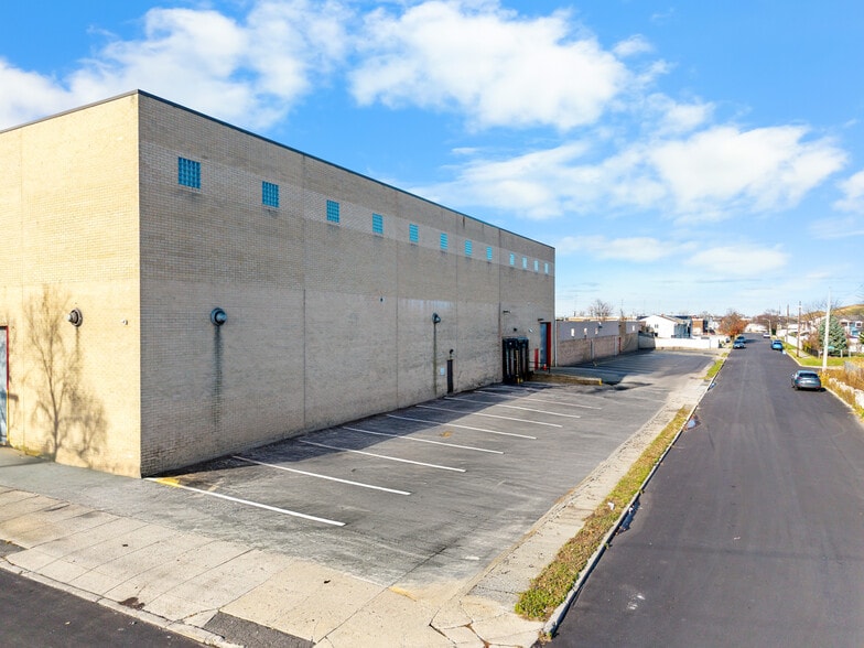 More Photos Of 3949 Austin Blvd, Island Park Warehouse For Sale