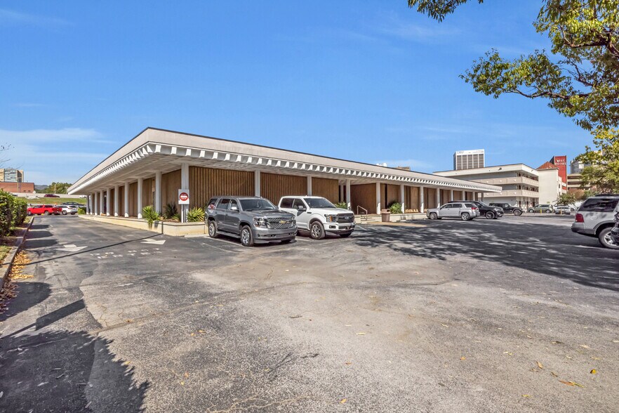 More Photos Of 1001 Carter St, Chattanooga Medical For Lease