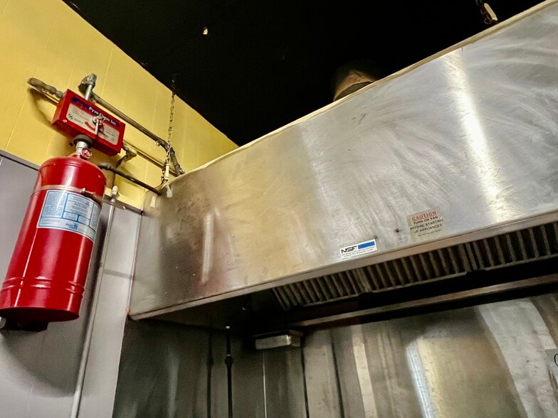 More Photos Of 5400 E 12th St, Kansas City Freestanding For Sale