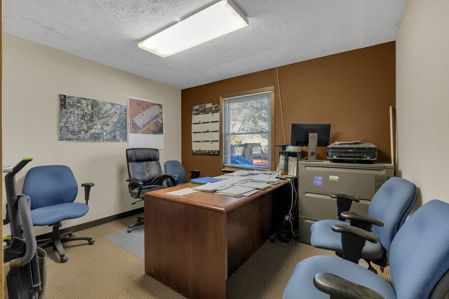More Photos Of 7601 Milhouse Rd, Indianapolis Office For Sale