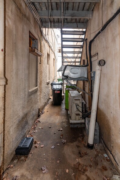 More Photos Of 1538 Light St, Baltimore Storefront Retail Residential For Sale