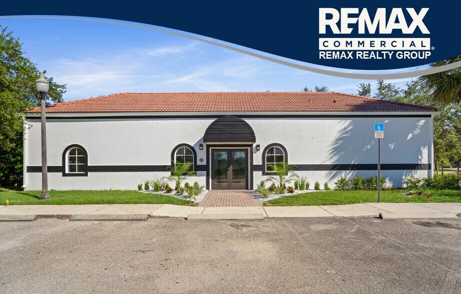 Primary Photo Of 1120 Village Lakes Blvd, Lehigh Acres Golf Course Driving Range For Lease