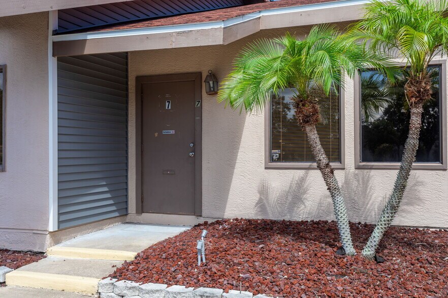 More Photos Of 12029 Majestic Blvd, Hudson Office For Lease