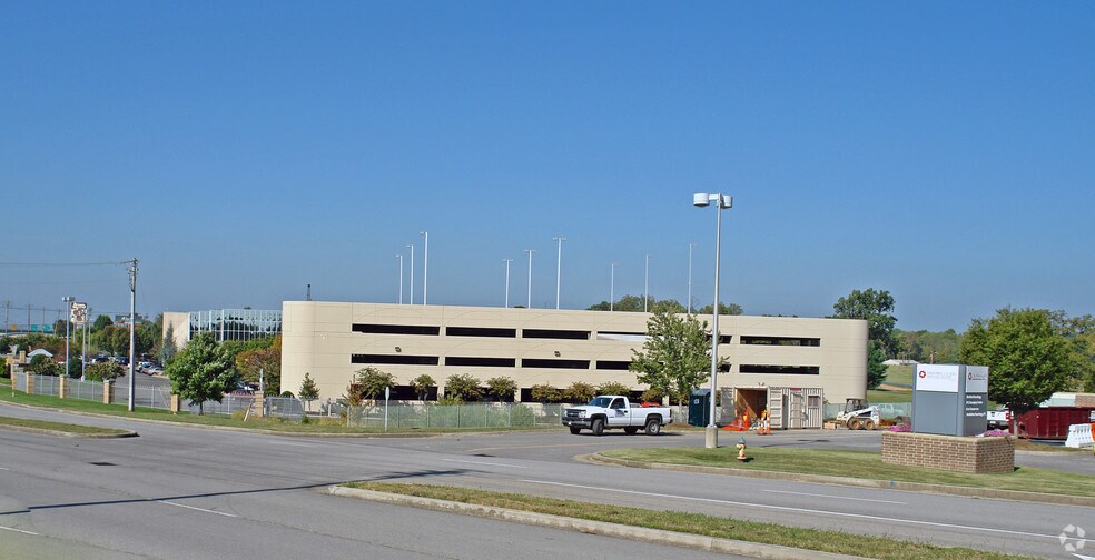 More Photos Of 9721 Sherrill Blvd, Knoxville Office For Lease