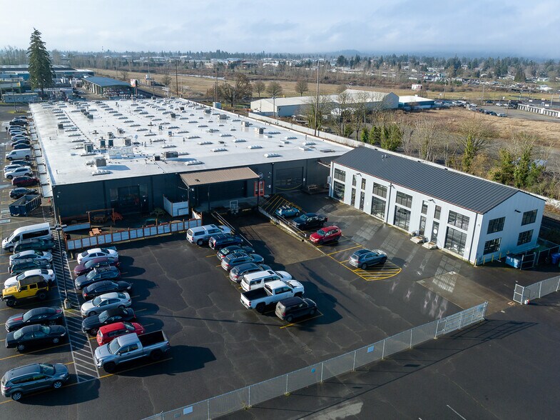 More Photos Of 2195 Hyacinth St NE, Salem Flex For Lease