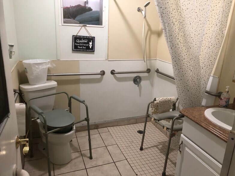 More Photos Of 264 E 2nd St, San Jacinto Assisted Living For Sale