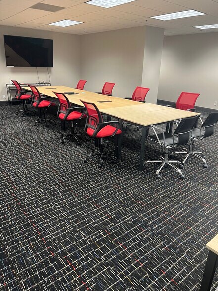 More Photos Of 1760 S Stemmons Fwy, Lewisville Office For Lease