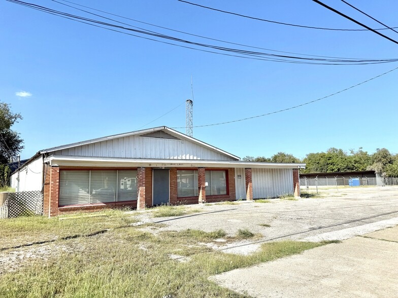 Primary Photo Of 1500 W Corpus Christi St, Beeville Freestanding For Sale