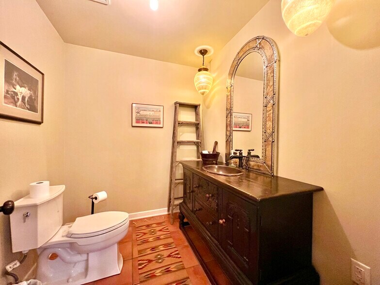More Photos Of 614 Oak Ave, Sulphur Springs Office For Sale