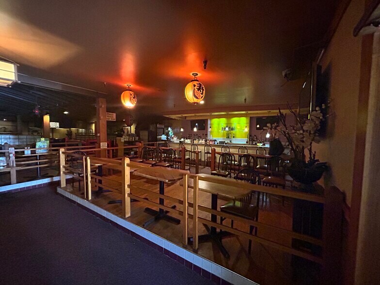 More Photos Of 8 Tech One Dr, Monroeville Restaurant For Lease