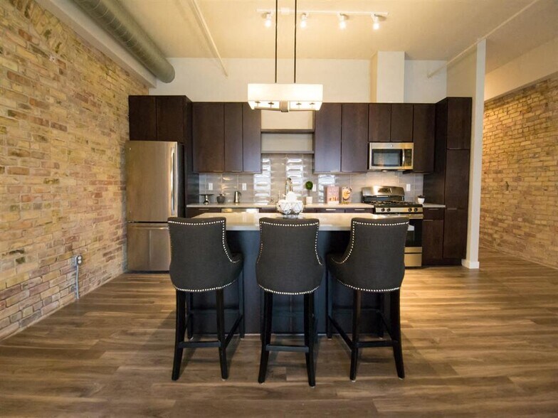 More Photos Of 10 2nd St SE, Minneapolis Apartments For Lease