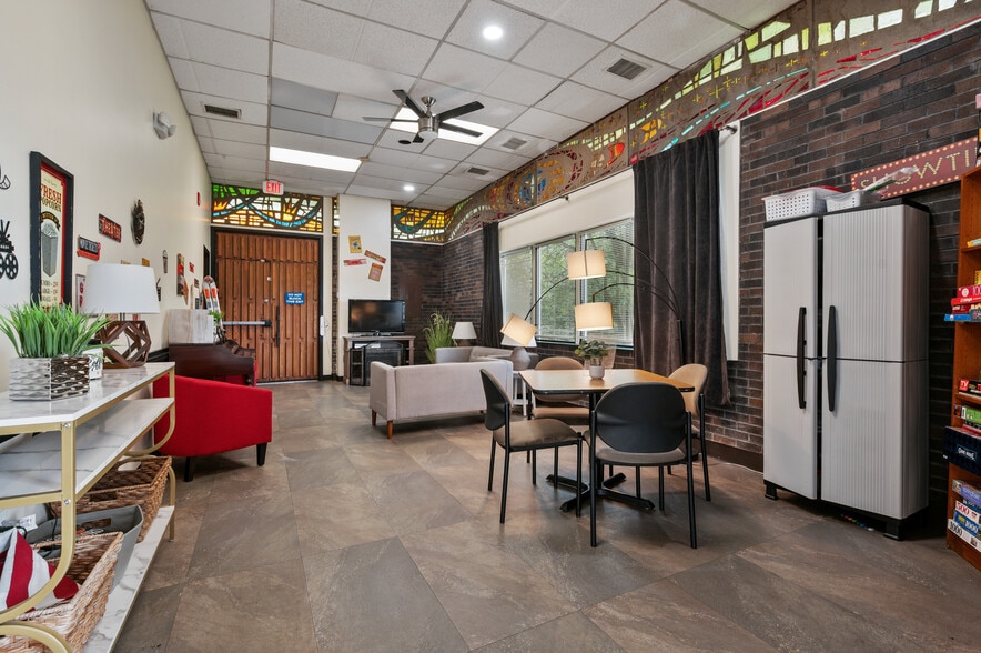 More Photos Of 123 Hamilton Ave, Turtle Creek Healthcare For Sale