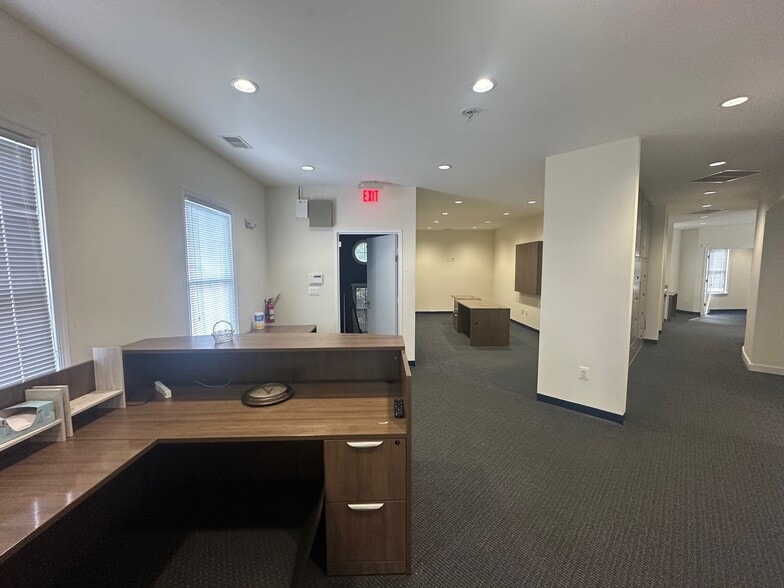 More Photos Of 333 Main St, Gaithersburg Office For Lease