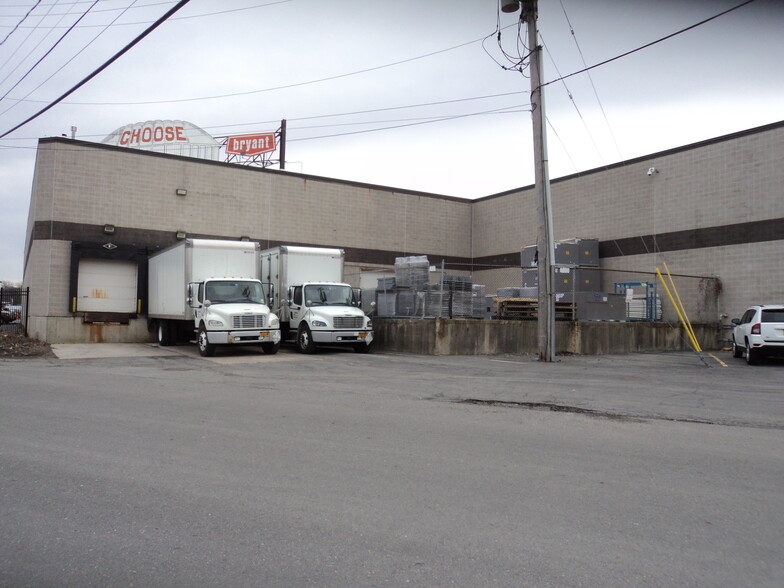 More Photos Of 1401 Erie Blvd, Syracuse Showroom For Sale