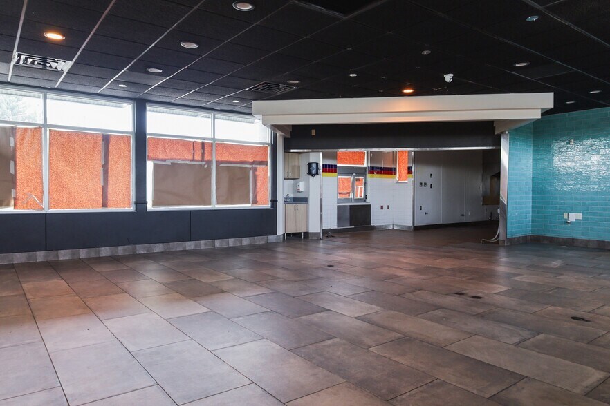 More Photos Of 901 E Broadway Ave, North Little Rock General Retail For Sale