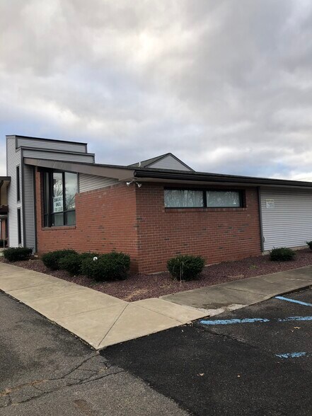 More Photos Of 679 Carey Ave, Hanover Township Office For Lease