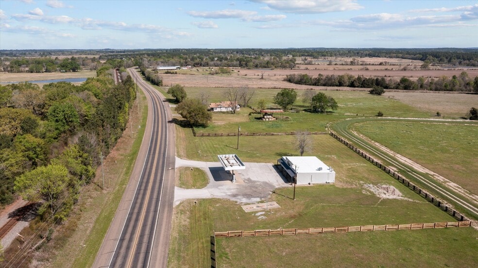 More Photos Of 6893 TX-19, Crockett Freestanding For Sale