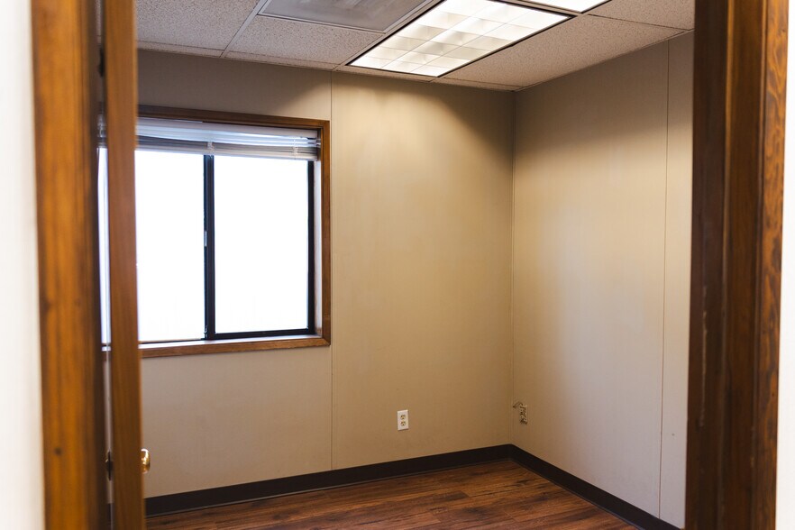 More Photos Of 17825 59th Ave NE, Arlington Flex For Lease