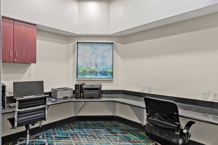 More Photos Of 1008 Sheppard Rd, Burkburnett Hotel For Sale