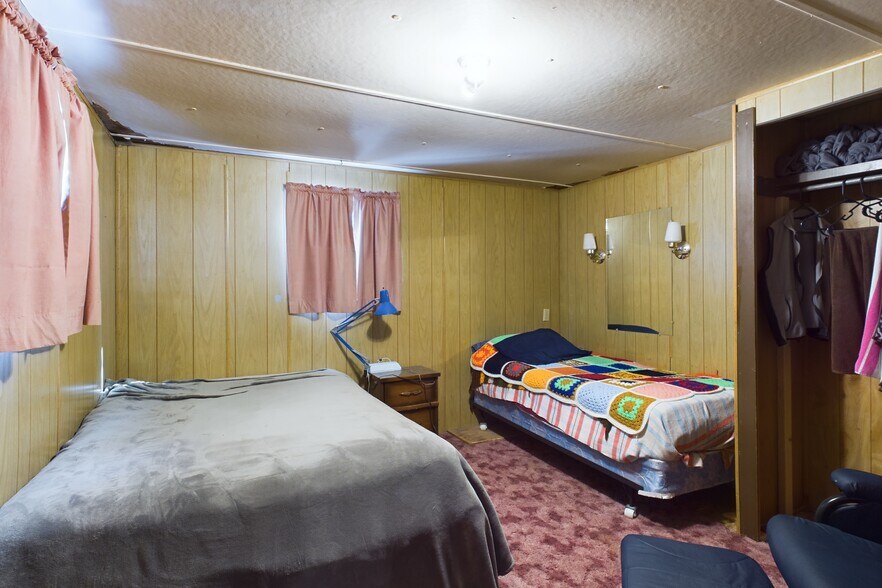 More Photos Of 213and 233 Main st, Roy Restaurant For Sale