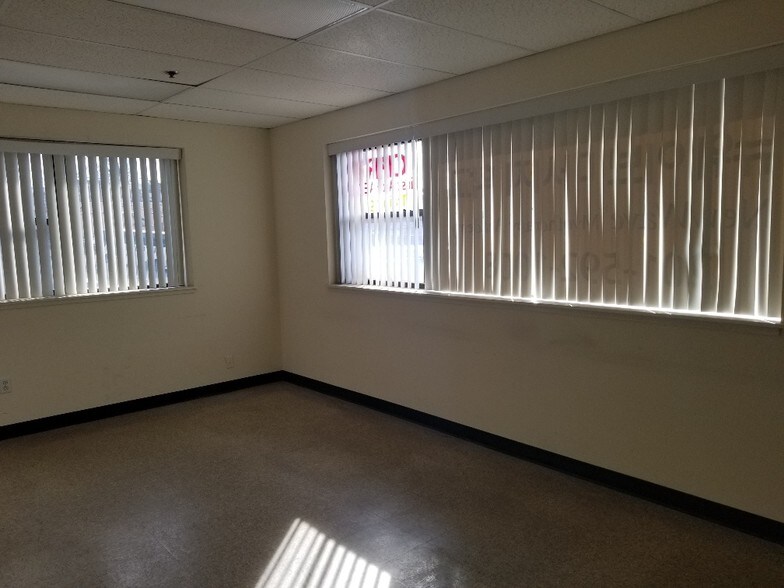 More Photos Of 29 Fairview St, Palisades Park Office For Lease