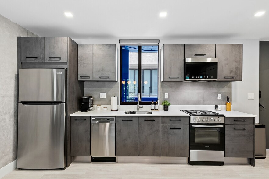 More Photos Of 637 NE 4th Ave, Fort Lauderdale Apartments For Sale