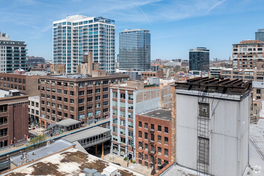 More Photos Of 230 W Superior St, Chicago Office For Lease