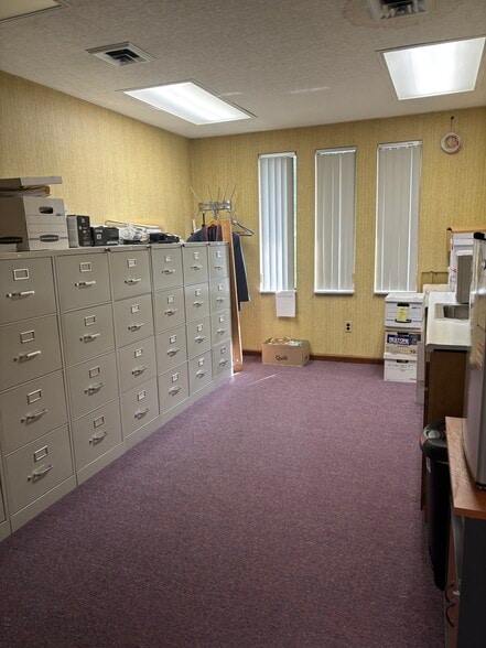 More Photos Of 608 N Wayne Rd, Westland Office For Sale