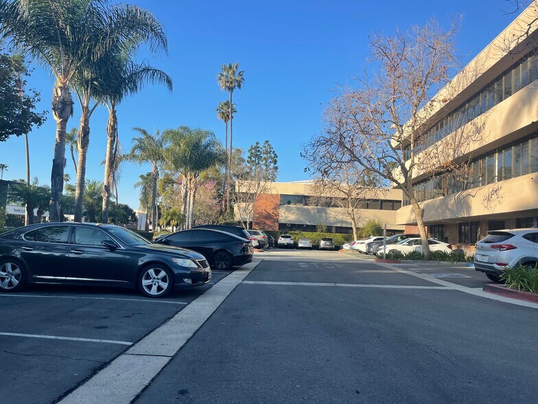 More Photos Of 2107 N Broadway, Santa Ana Loft Creative Space For Sale