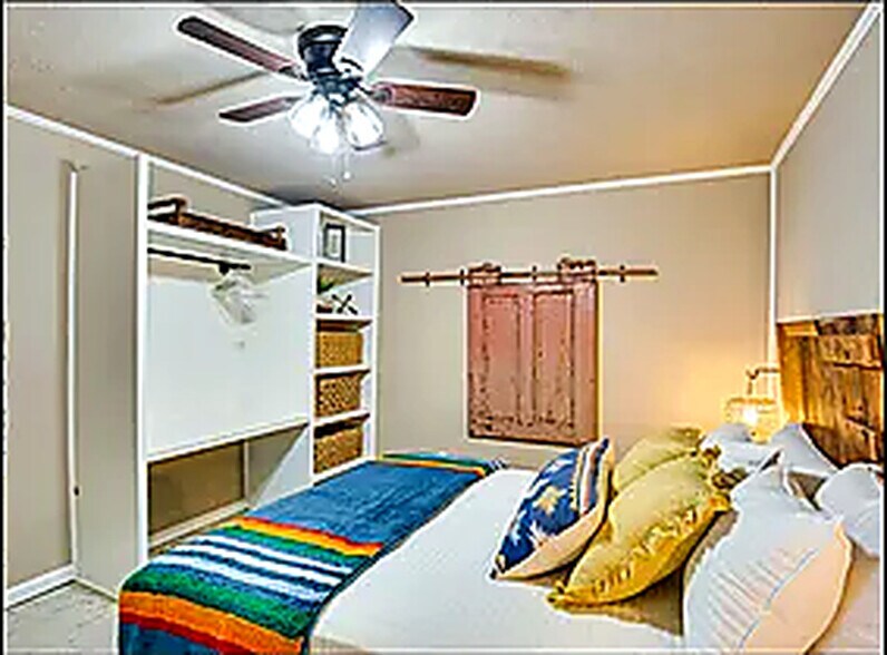 More Photos Of 202 N Ashwood Ave, Marietta Specialty For Sale