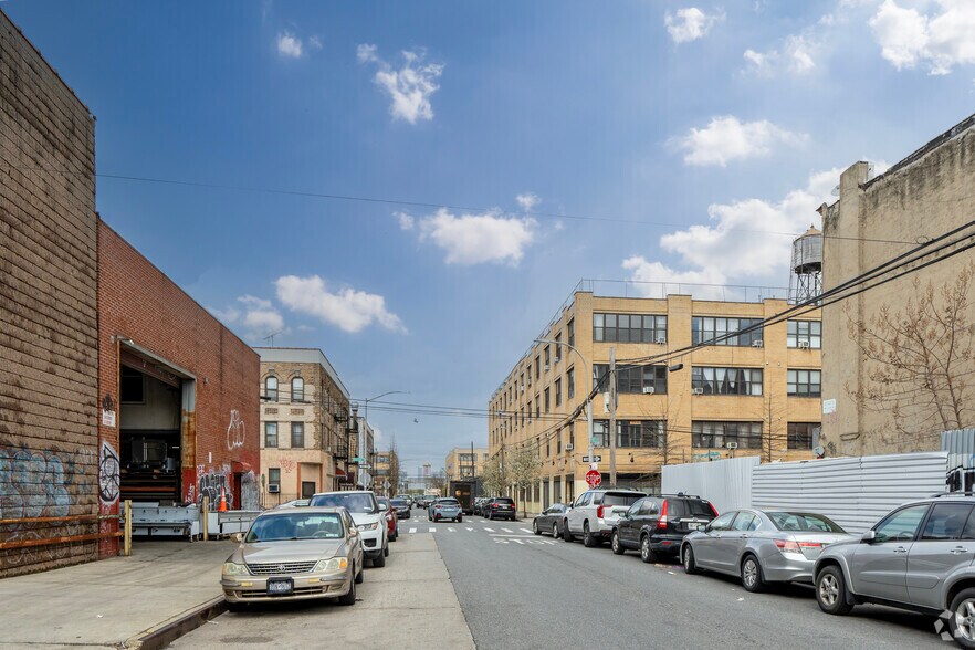 More Photos Of 117 Grattan St, Brooklyn Warehouse For Lease