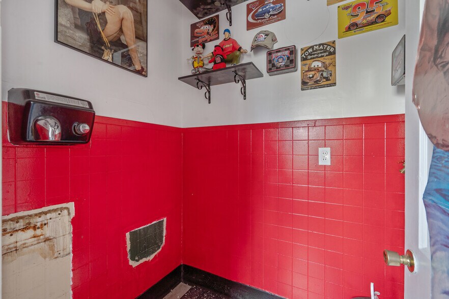 More Photos Of 9681 US 20, Cassville Restaurant For Sale