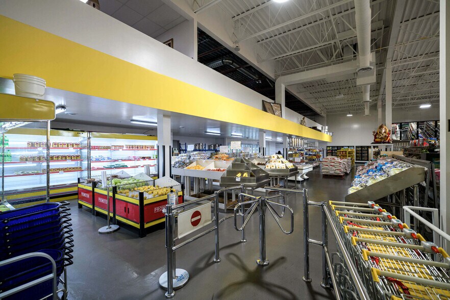 More Photos Of 12070 88 Ave, Surrey Storefront For Sale