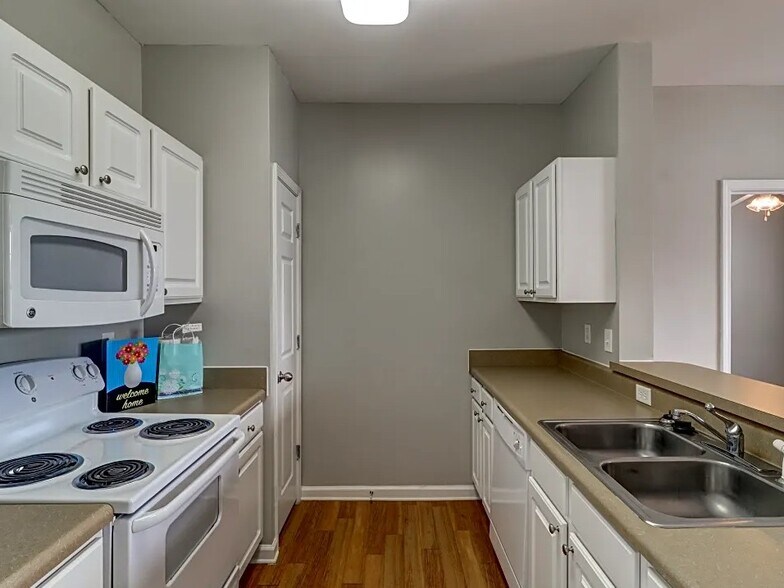 More Photos Of 1300 Independence Place Dr, Hinesville Apartments For Sale