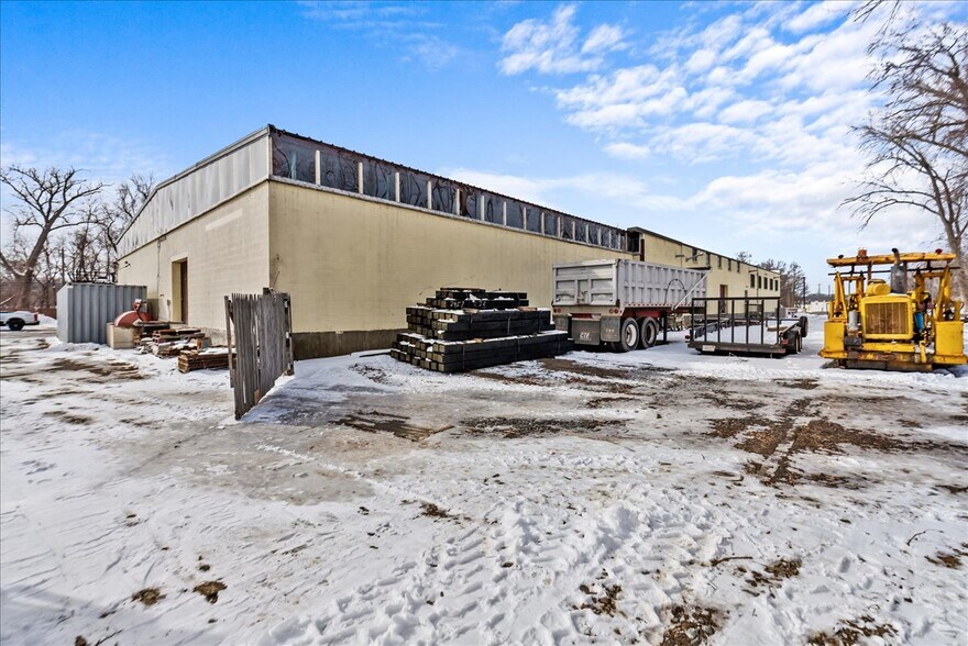 More Photos Of 175 Circuit Ave, West Springfield Warehouse For Lease