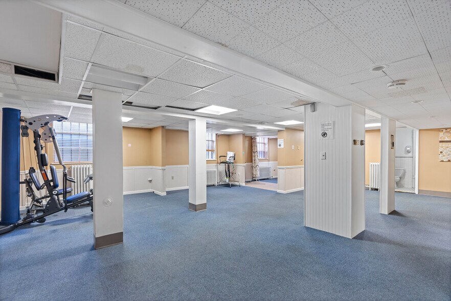 More Photos Of 1481 Chapel St, New Haven Office For Sale
