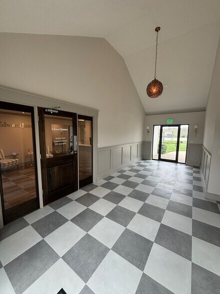 More Photos Of 600 S Barron St, Eaton Office For Lease
