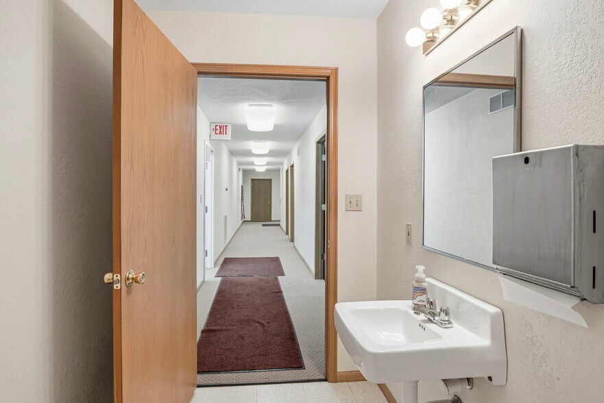 More Photos Of 8007 Industrial Park Ln, Atchison Industrial For Sale